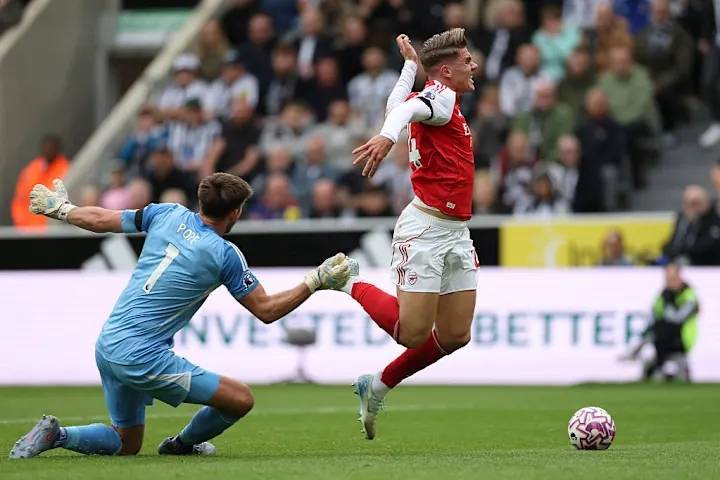 阿森纳赢了比赛却抱怨判罚？裁判专家解读：真正吃亏的是纽卡斯尔