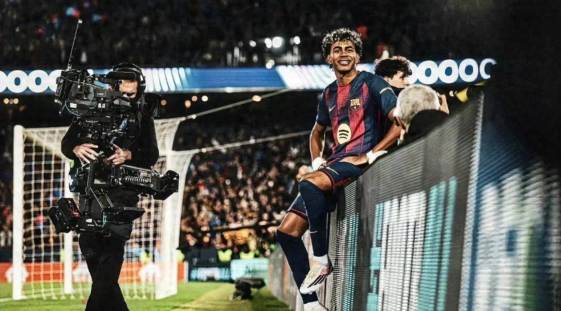 一场7-2！巴萨酿惨案！刷新欧冠最老纪录！不是亚马尔，他才是全场最佳！